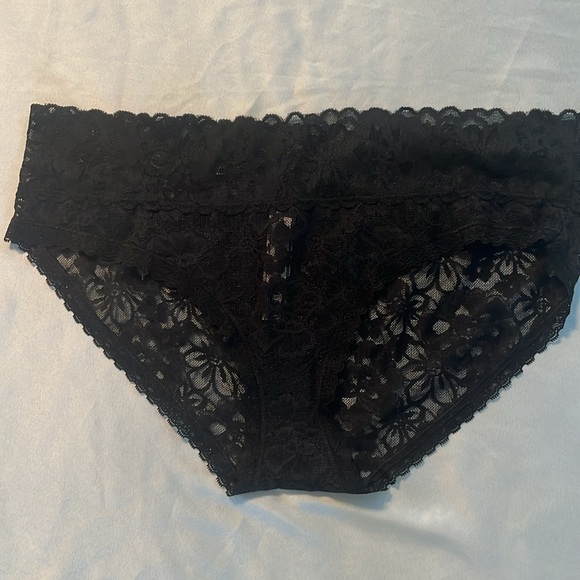 NWT VS Panty Bundle - Picture 8 of 11